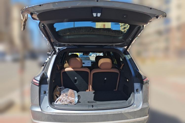 Used ONVO Luxeed L90 2025 Model—Max Six-Seater Version Trunk