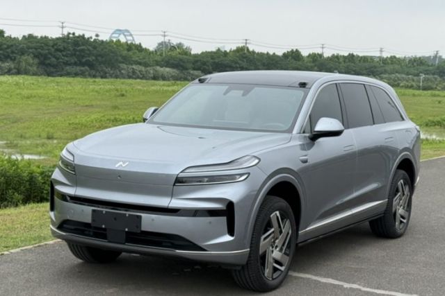 Used ONVO Luxeed L90 2025 Model—Pro Six-Seater Version