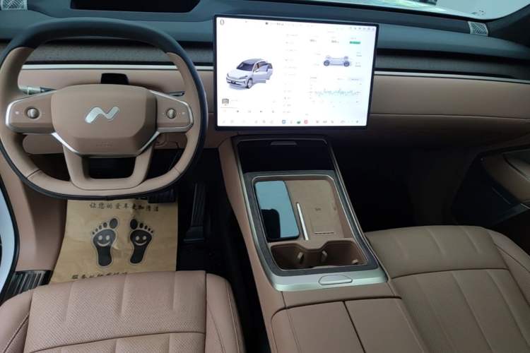 Used ONVO Luxeed L90 2025 Model—Ultra Six-Seater Version Audio And AC Panel