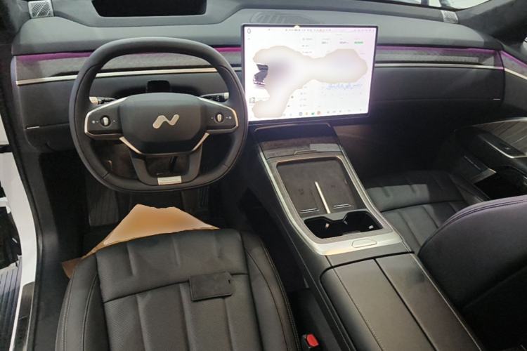 Used ONVO Luxeed L90 2025 Model—Max Six-Seater Version Center Console