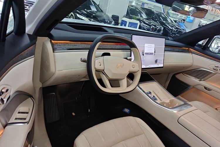 Used ONVO Luxeed L90 2025 Model Ultra Six-Seater 60-degree Battery Edition Center Console