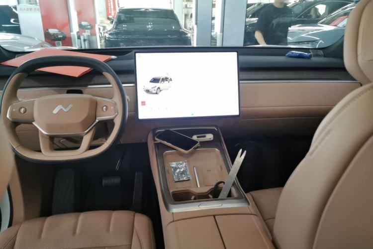 Used ONVO Luxeed L90 2025 Model Ultra Six-Seater 60-degree Battery Edition Center Console