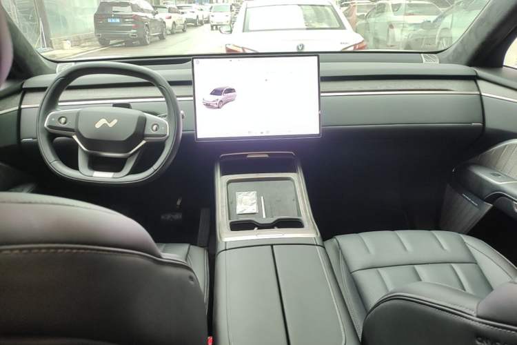 Used ONVO Luxeed L90 2025 Model Max Six-Seater 60-degree Battery Edition Center Console
