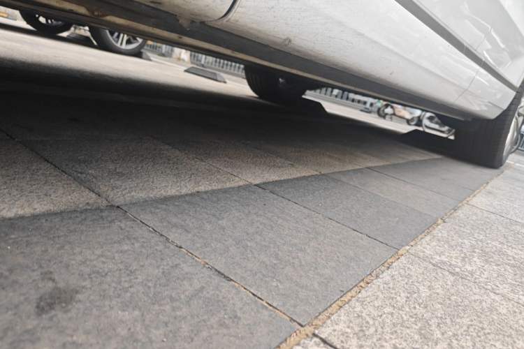 Used ONVO Luxeed L90 2025 Model—Max Six-Seater Version Chassis Front Left