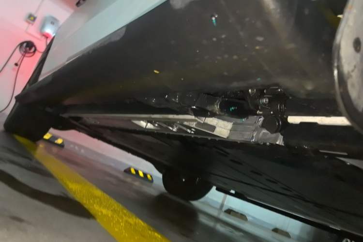 Used ONVO Luxeed L90 2025 Model—Max Six-Seater Version Chassis Front Right