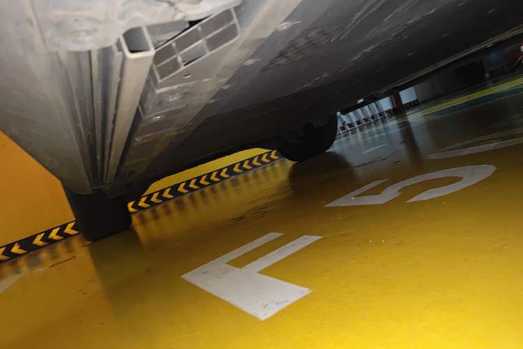 Used ONVO Luxeed L90 2025 Model—Max Six-Seater Version Chassis Front Right