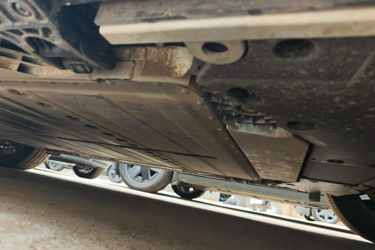 Used ONVO Luxeed L90 2025 Model—Pro Six-Seater Version Chassis Rear Left