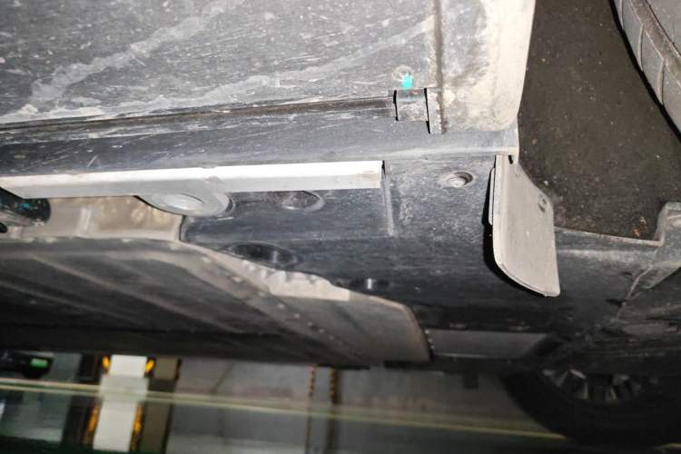 Used ONVO Luxeed L90 2025 Model—Max Six-Seater Version Chassis Rear Left