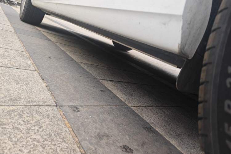 Used ONVO Luxeed L90 2025 Model—Max Six-Seater Version Chassis Rear Left