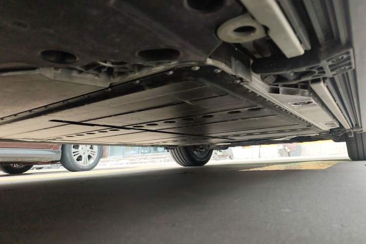 Used ONVO Luxeed L90 2025 Model—Max Six-Seater Version Chassis Rear Right