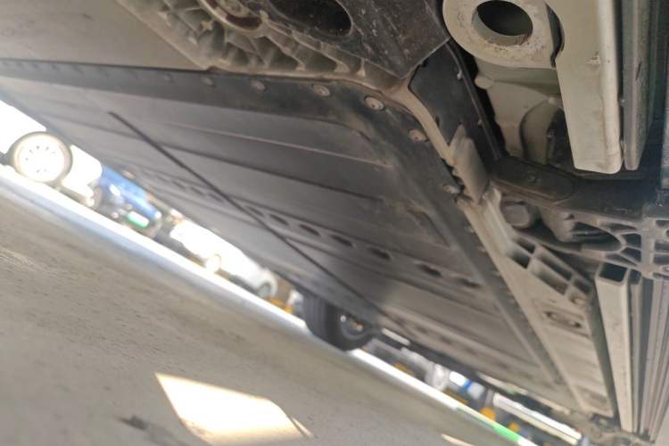 Used ONVO Luxeed L90 2025 Model—Ultra Six-Seater Version Chassis Rear Right