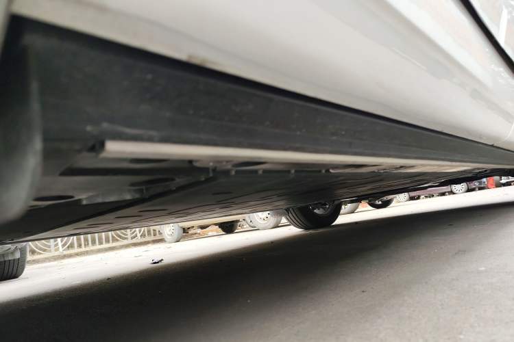 Used ONVO Luxeed L90 2025 Model—Max Six-Seater Version Chassis Rear Right