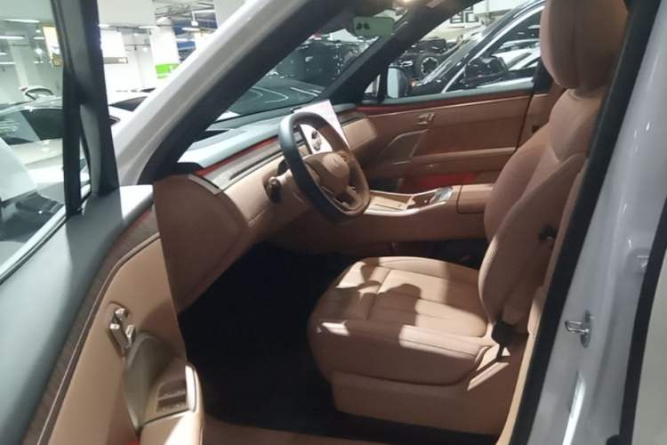 Used ONVO Luxeed L90 2025 Model—Max Six-Seater Version Driver Seat