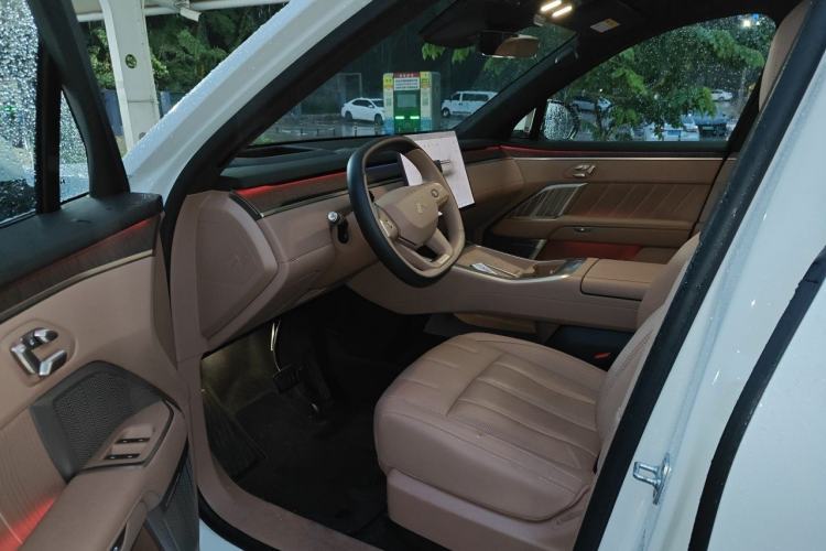 Used ONVO Luxeed L90 2025 Model—Ultra Six-Seater Version Driver Seat