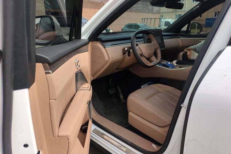 Used ONVO Luxeed L90 2025 Model—Max Six-Seater Version Driver Seat