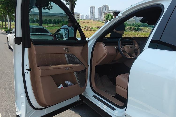 Used ONVO Luxeed L90 2025 Model—Ultra Six-Seater Version Driver Seat