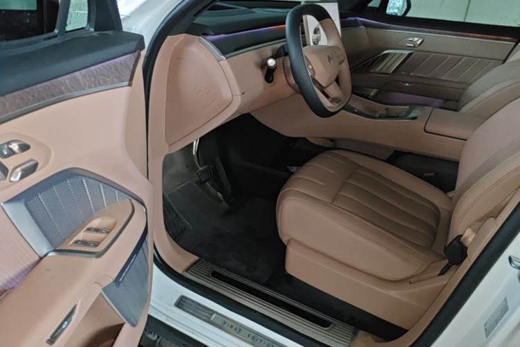Used ONVO Luxeed L90 2025 Model—Ultra Six-Seater Version Driver Seat