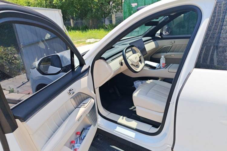 Used ONVO Luxeed L90 2025 Model—Ultra Six-Seater Version Driver Seat