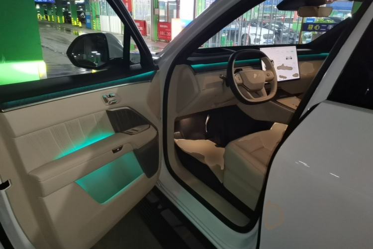 Used ONVO Luxeed L90 2025 Model—Max Six-Seater Version Driver Seat