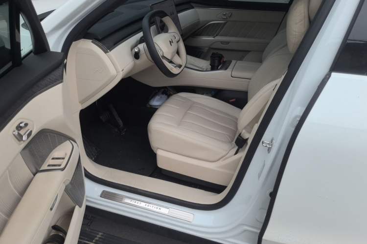 Used ONVO Luxeed L90 2025 Model—Max Six-Seater Version Driver Seat