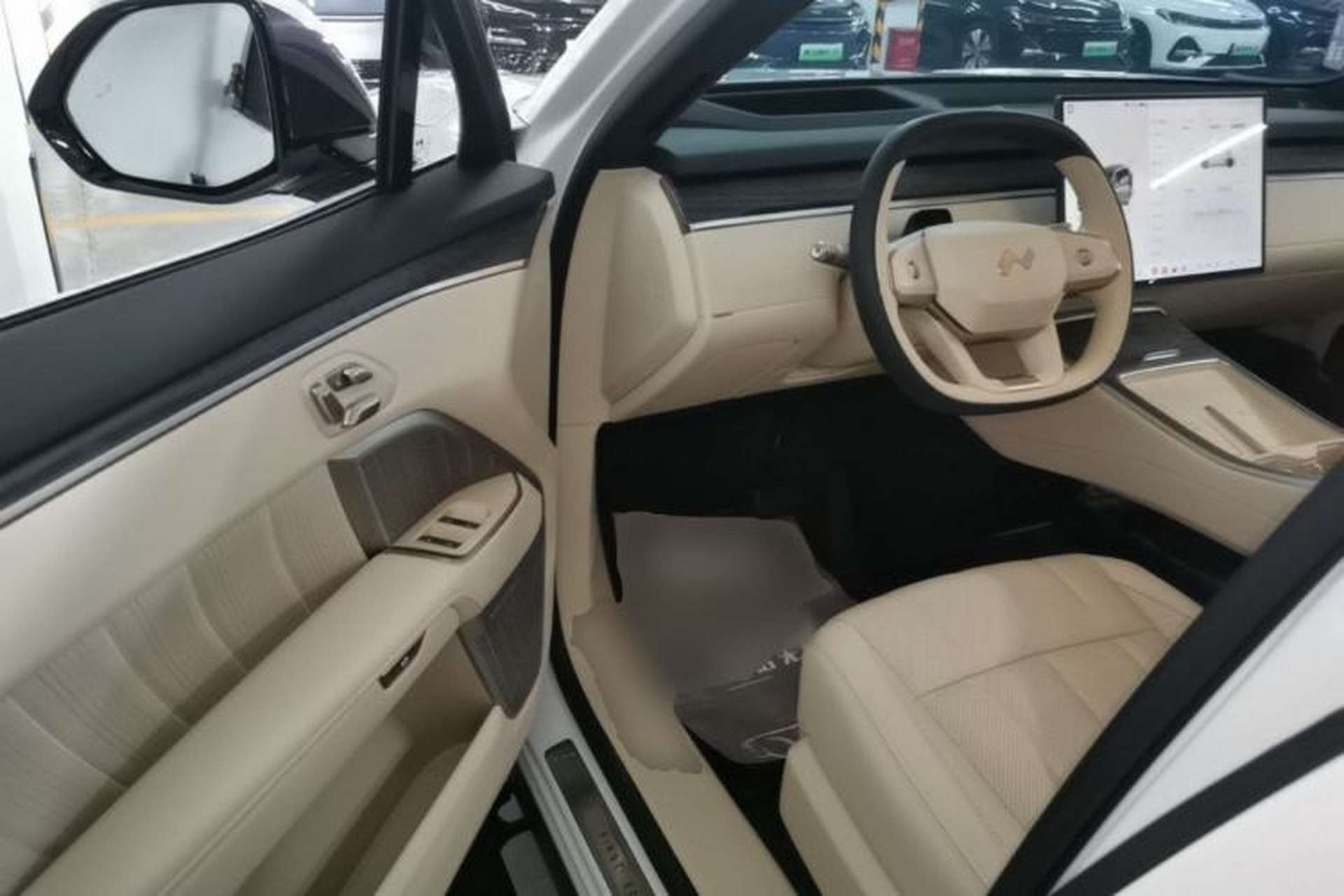 Used ONVO Luxeed L90 2025 Model—Ultra Six-Seater Version Driver Seat