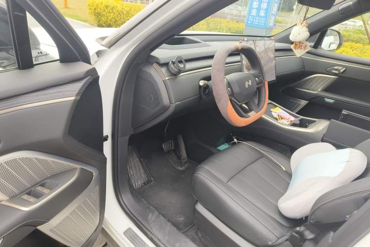 Used ONVO Luxeed L90 2025 Model—Pro Six-Seater Version Driver Seat