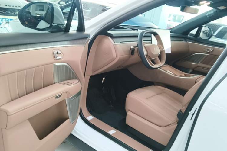 Used ONVO Luxeed L90 2025 Model—Max Six-Seater Version Driver Seat