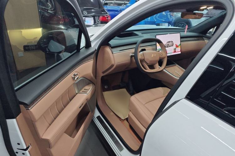 Used ONVO Luxeed L90 2025 Model—Ultra Six-Seater Version Driver Seat