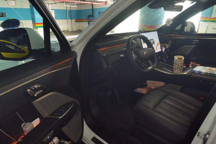 Used ONVO Luxeed L90 2025 Model—Max Six-Seater Version Driver Seat