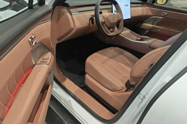 Used ONVO Luxeed L90 2025 Model—Max Six-Seater Version Driver Seat
