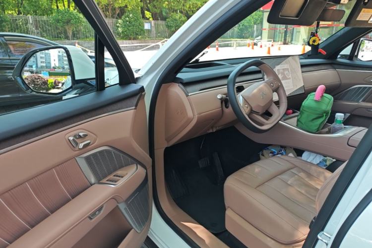 Used ONVO Luxeed L90 2025 Model—Ultra Six-Seater Version Driver Seat