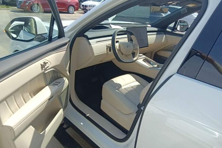 Used ONVO Luxeed L90 2025 Model—Ultra Six-Seater Version Driver Seat