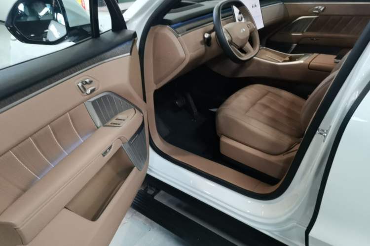 Used ONVO Luxeed L90 2025 Model Max Six-Seater 60-degree Battery Edition Driver Seat