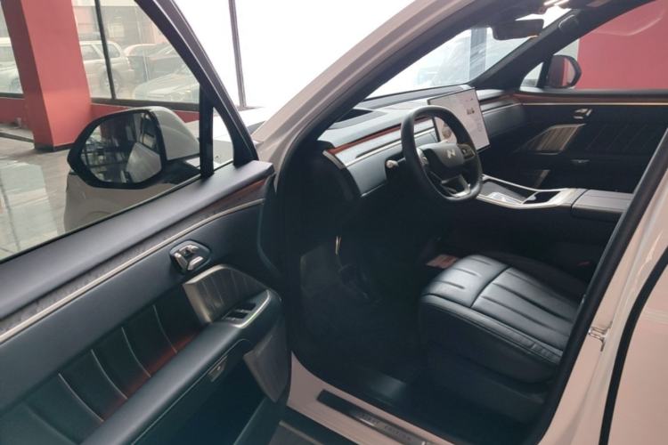 Used ONVO Luxeed L90 2025 Model—Max Six-Seater Version Driver Seat