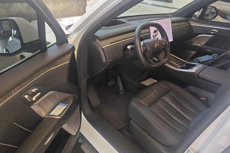 Used ONVO Luxeed L90 2025 Model—Ultra Six-Seater Version Driver Seat