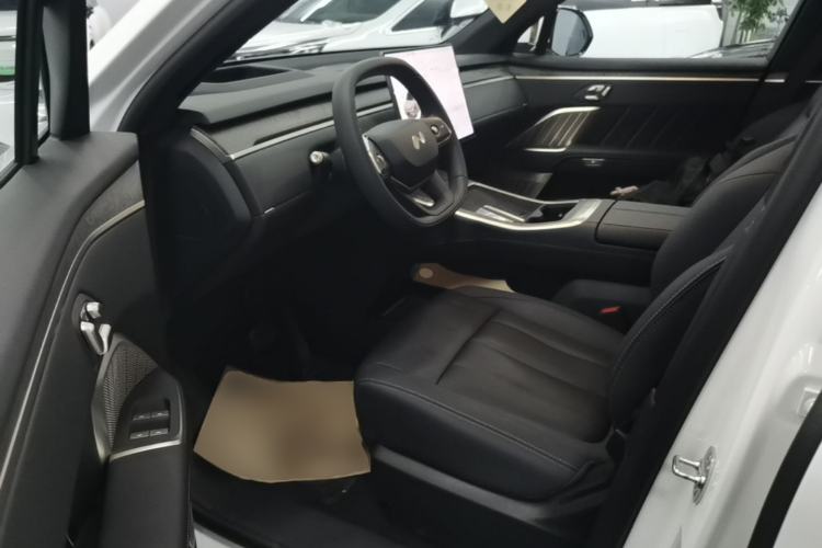 Used ONVO Luxeed L90 2025 Model—Max Six-Seater Version Driver Seat
