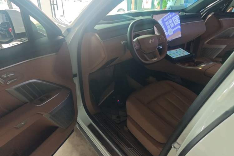 Used ONVO Luxeed L90 2025 Model—Max Six-Seater Version Driver Seat