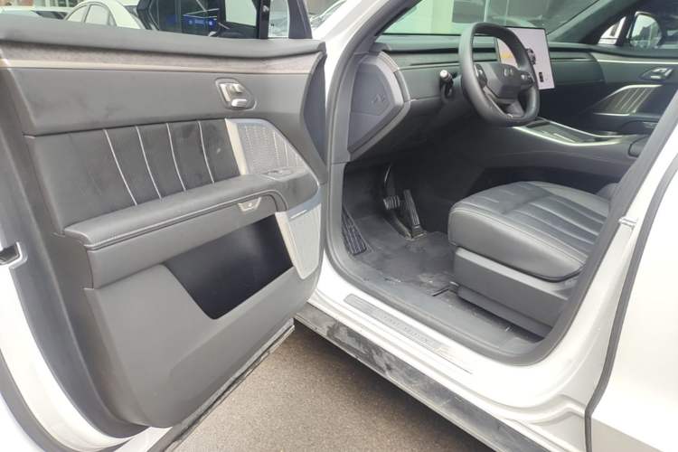 Used ONVO Luxeed L90 2025 Model Max Six-Seater 60-degree Battery Edition Driver Seat