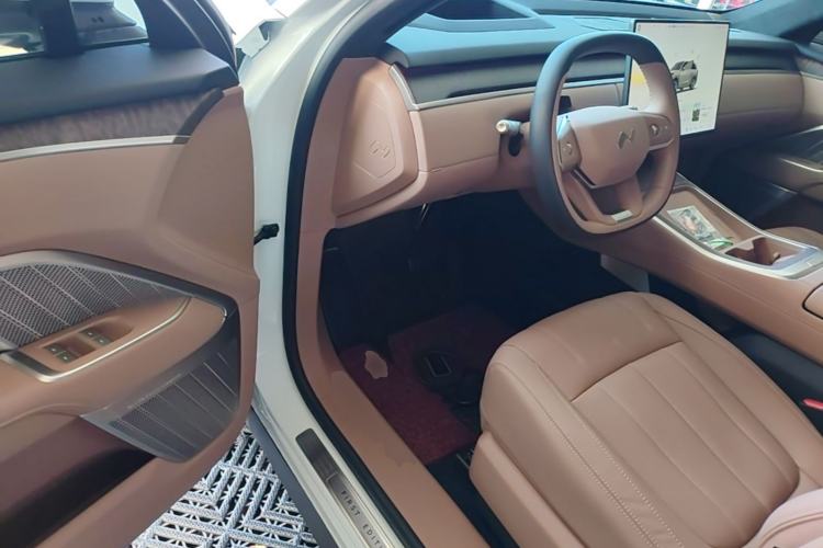 Used ONVO Luxeed L90 2025 Model—Ultra Six-Seater Version Driver Seat