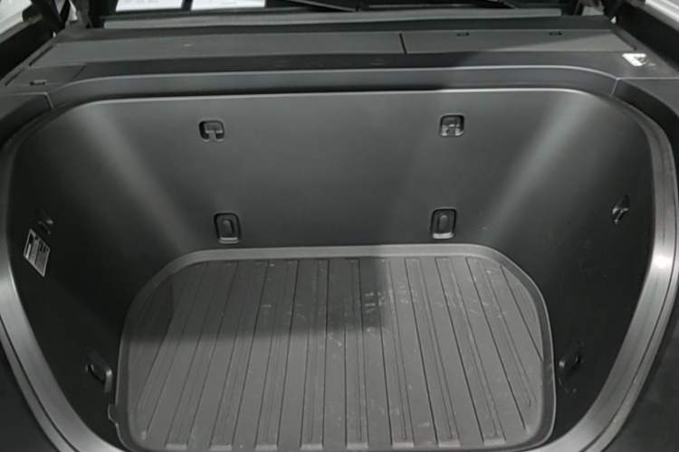 Used ONVO Luxeed L90 2025 Model—Ultra Six-Seater Version Engine Bay