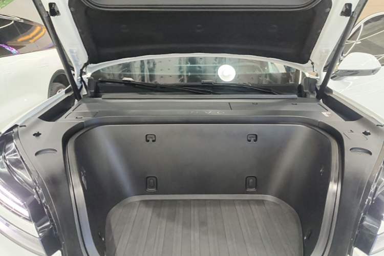 Used ONVO Luxeed L90 2025 Model—Max Six-Seater Version Engine Bay
