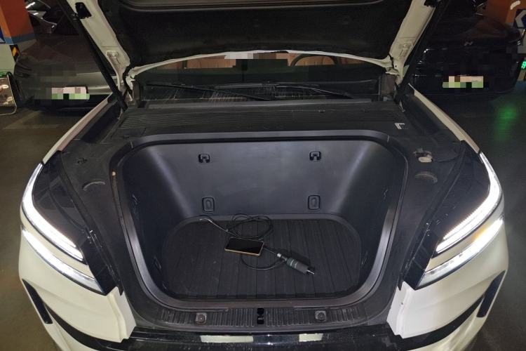 Used ONVO Luxeed L90 2025 Model—Max Six-Seater Version Engine Bay
