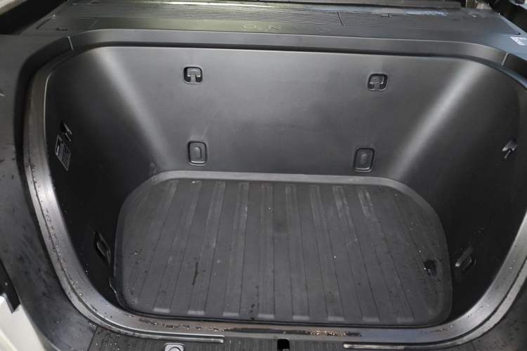 Used ONVO Luxeed L90 2025 Model—Ultra Six-Seater Version Engine Bay