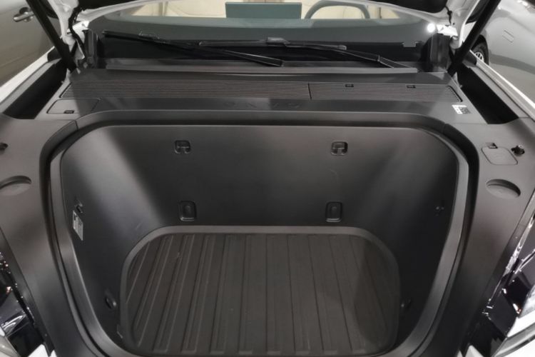 Used ONVO Luxeed L90 2025 Model—Max Six-Seater Version Engine Bay