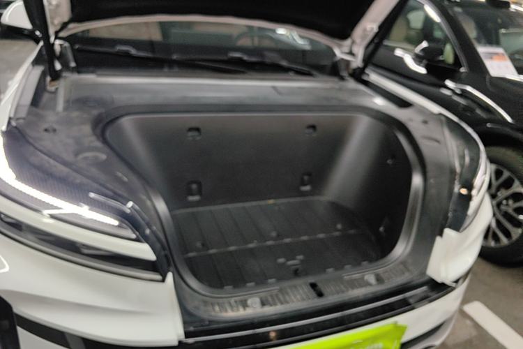 Used ONVO Luxeed L90 2025 Model—Ultra Six-Seater Version Engine Bay