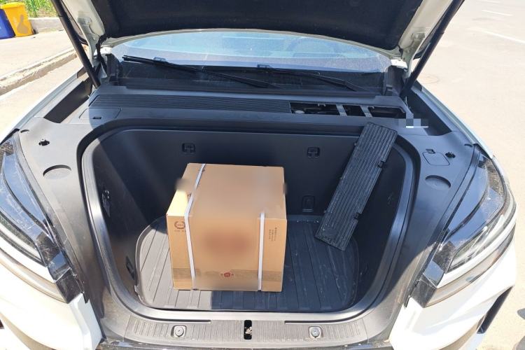 Used ONVO Luxeed L90 2025 Model—Ultra Six-Seater Version Engine Bay