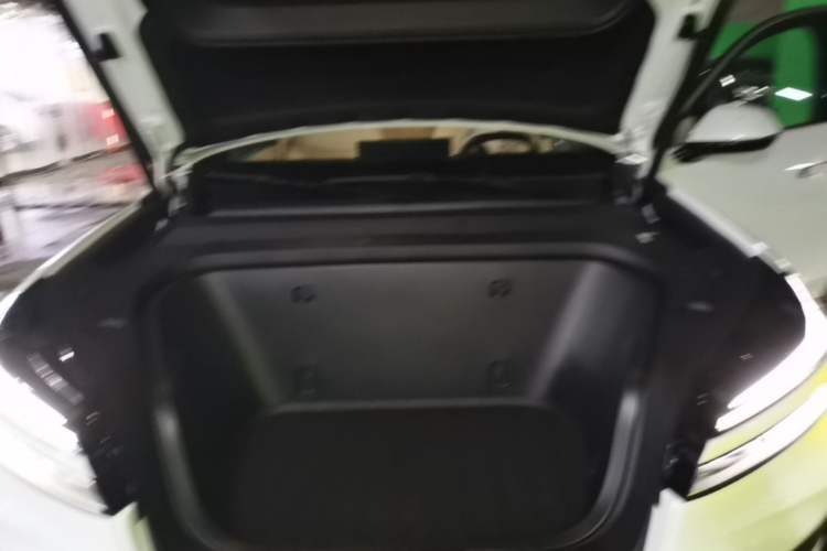 Used ONVO Luxeed L90 2025 Model—Max Six-Seater Version Engine Bay