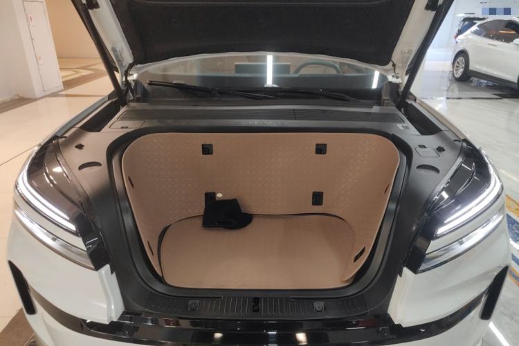 Used ONVO Luxeed L90 2025 Model—Max Six-Seater Version Engine Bay