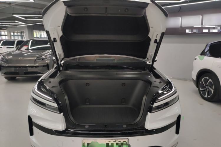Used ONVO Luxeed L90 2025 Model—Ultra Six-Seater Version Engine Bay