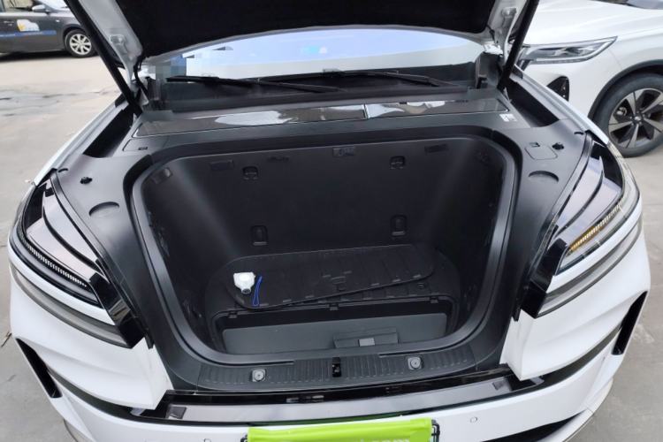 Used ONVO Luxeed L90 2025 Model—Max Six-Seater Version Engine Bay